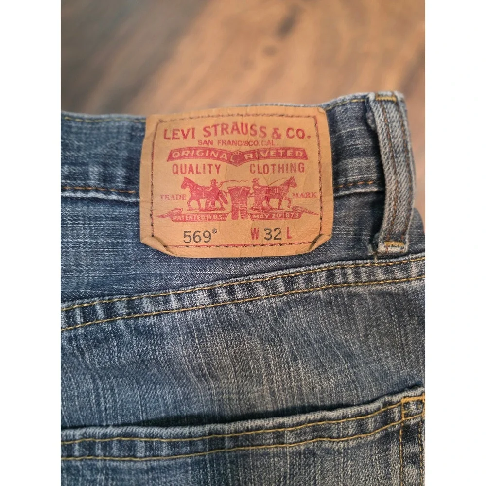 Levis 569 Loose Straight Mens Denim Shorts Med Wash Blue Sz 32 Jorts Y2K skater